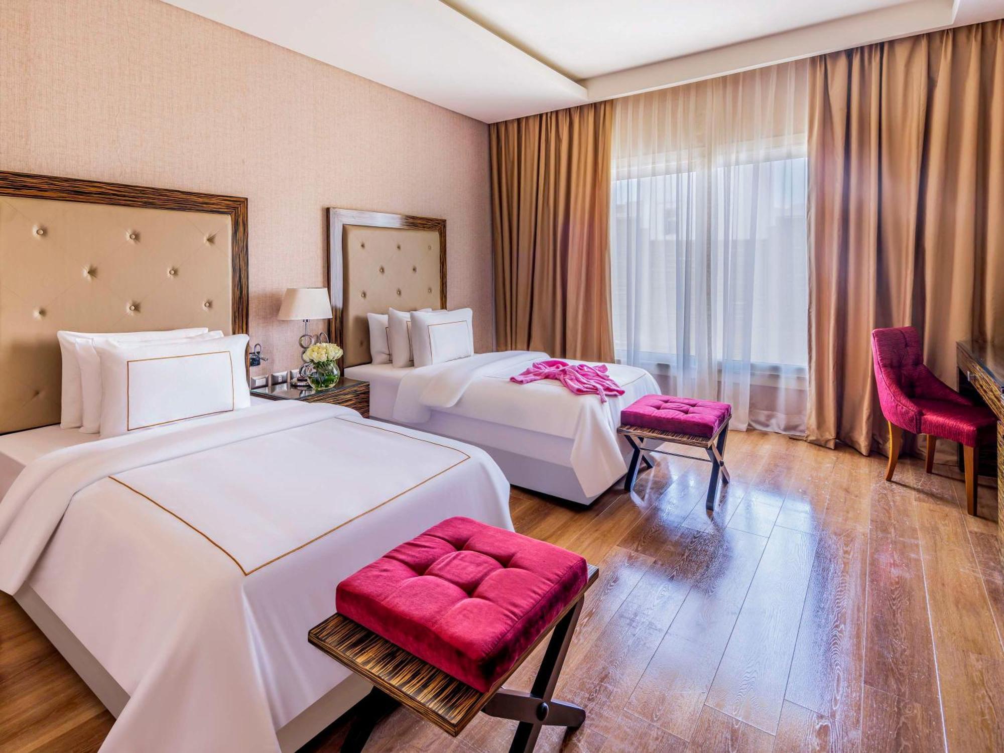 Rixos Premium Seagate - Free Jennifer Lopez Concert Access July 4th & 2 Kids Free 5*